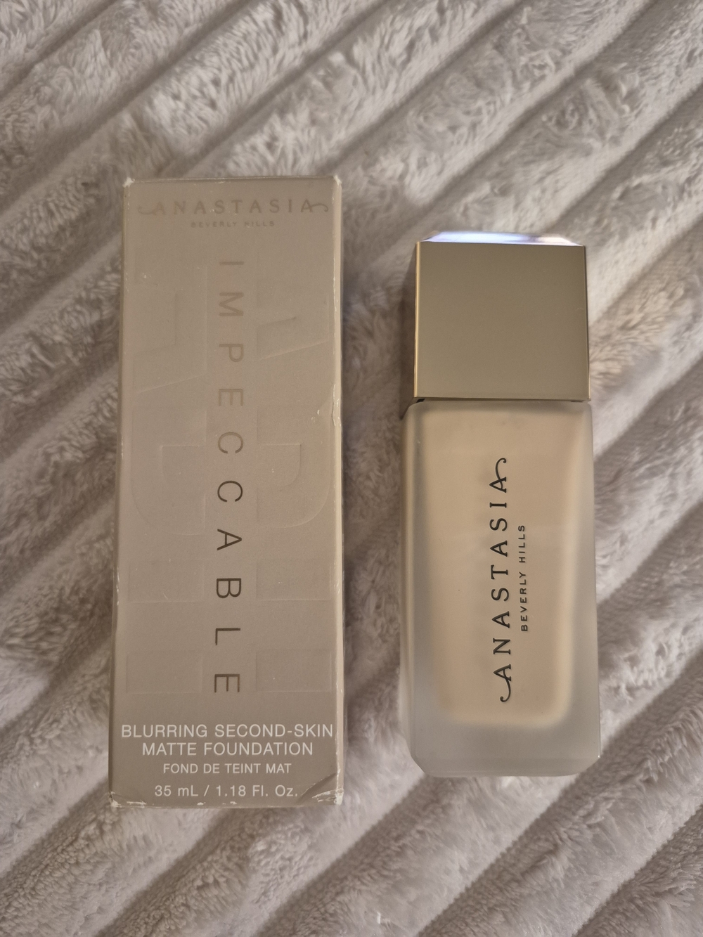 Anastasia Beverly Hills 
Impeccable Blurring Second-Skin Matte Foundation 1N